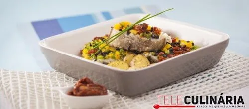 Abrótea com tomate seco e azeitonas