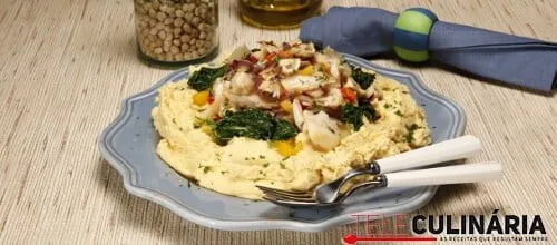 Bacalhau lascado com grelos e puré de grão