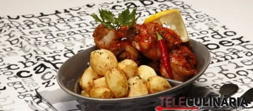 Coelho frito com molho picante