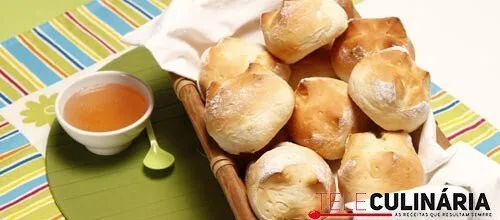 Pão-de-leite caseiro com geleia de maçã