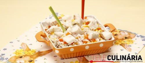 Peixe desfiado com arroz