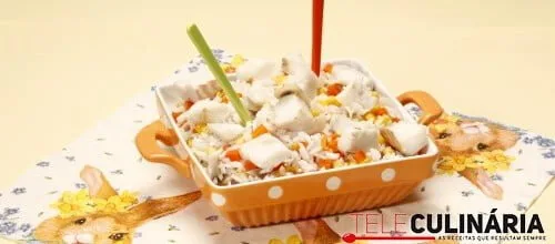 Peixe desfiado com arroz