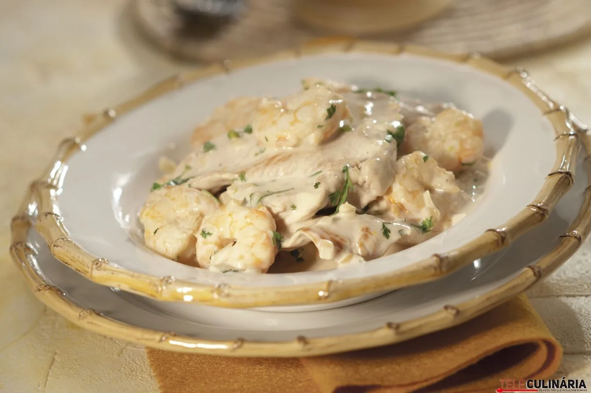 Bifes de peru com leite de coco