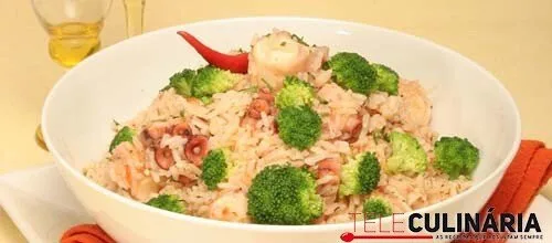 Arroz de polvo com brócolos