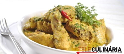 Galinha com molho curry