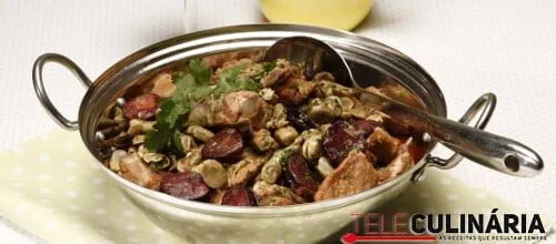 Favas com entrecosto