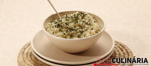 Arroz com coentros e queijo da ilha