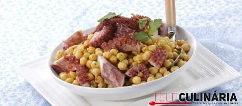 Salada de polvo com grão