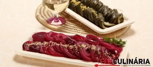 Pickles rápidos de pepino e cebola