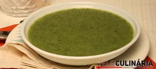 Creme de espinafres com parmesão