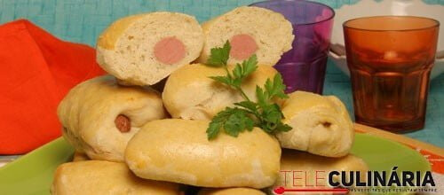 Pãezinhos de salsichas
