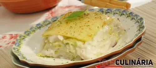 Lasanha de bacalhau com alho-francês
