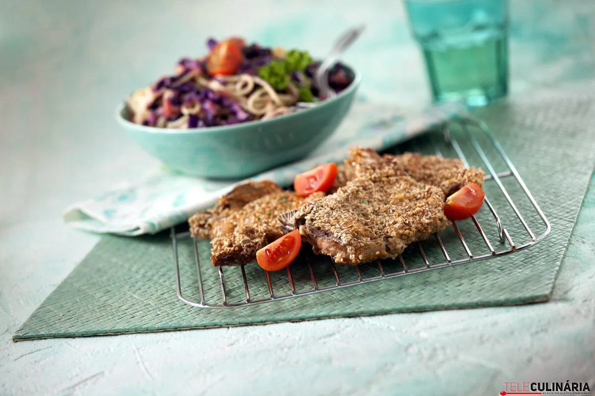 Costeletas no forno com sementes de sésamo