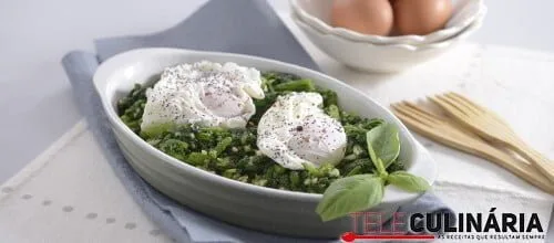 Grelos com amêndoas e ovos escalfados