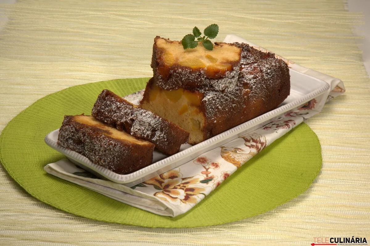 Bolo de pêssego caramelizado (robot de cozinha)