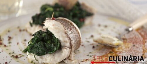 Pargo recheado com espinafres