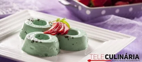 Panacota de chá verde e hortelã
