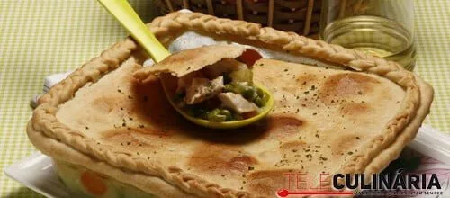 Empada de frango com ervilhas