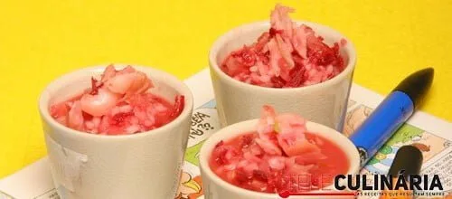 Arroz de peixe com beterraba