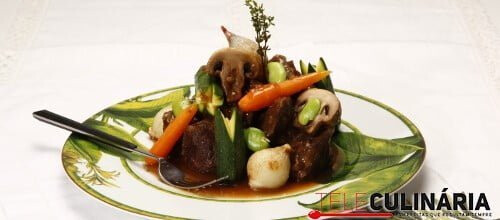 Ragu de vitela à Primavera