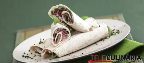 Rolinhos de presunto com maionese e ervas