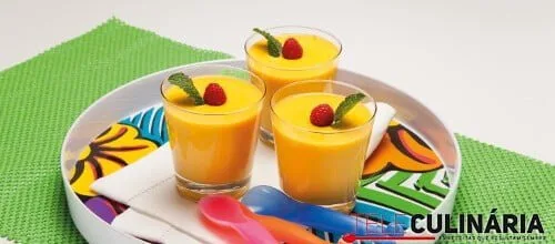 Mousse de manga no copo