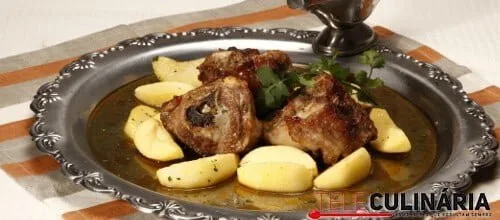 Borrego com mel e maçã