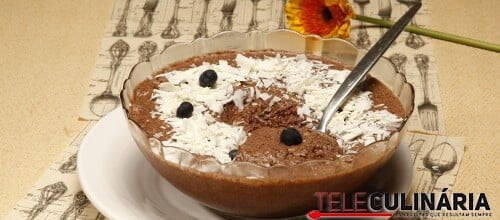 Mousse de bolo de chocolate e brandy