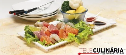 Fondue de peixes e camarão