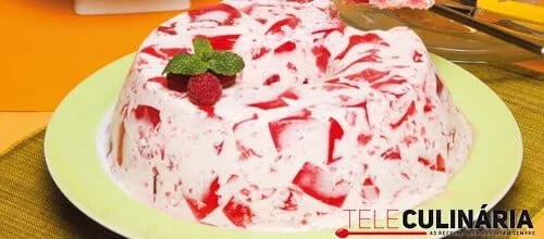 Pudim de ricotta com gelatina