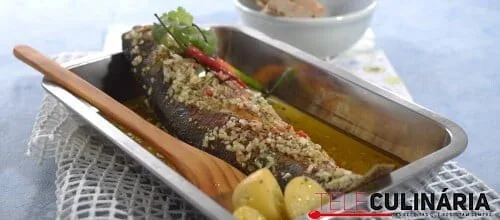 Peixe no forno com molho picante