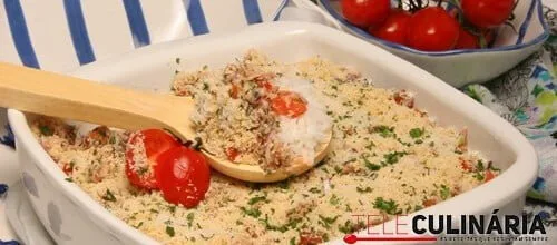 Picadinho de atum com farofa