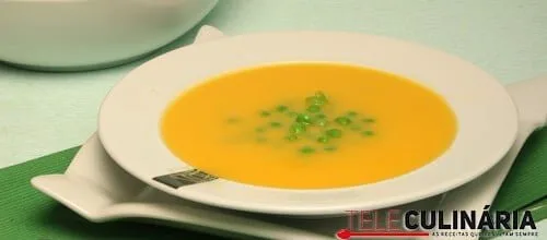 Creme de abóbora com ervilhas