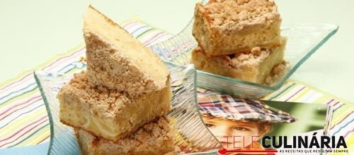 Bolo de maçã crocante