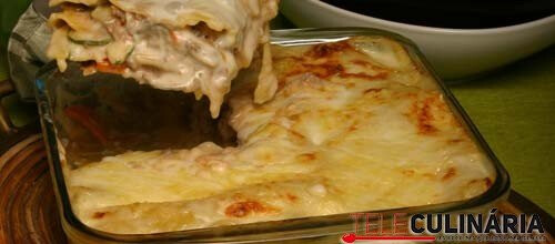 Lasanha de carne com legumes