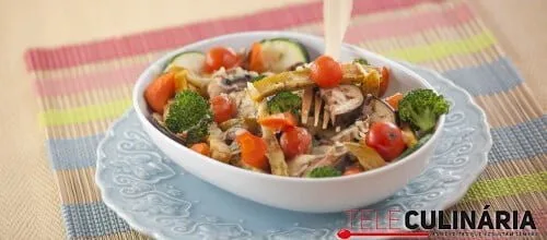 Batata-doce e legumes gratinados