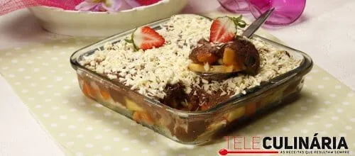Fantasia de fruta e chocolate