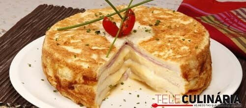 Pudim de pão com queijo e fiambre