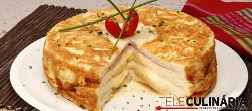 Pudim de pão com queijo e fiambre