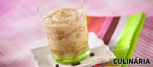 Melão caramelizado com bolacha Maria e creme de café