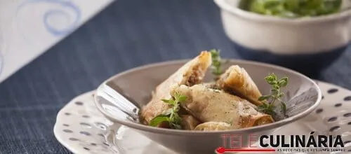 Estaladiços de queijo mozzarella e atum