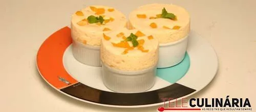 Soufflé fresco de laranja com manga