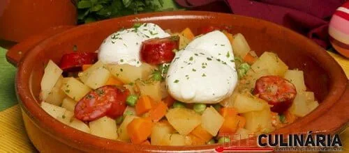 Jardineira de ovos escalfados