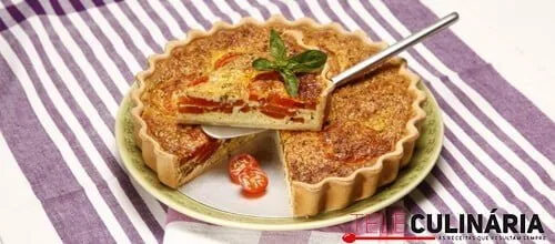 Quiche de tomate e manjericão