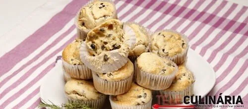 Muffins de azeitonas e alecrim