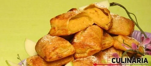 Trouxas com doce de ovos e maçã