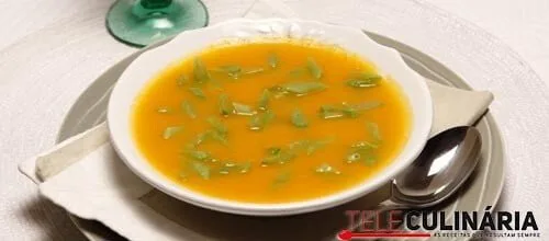 Creme de cenoura com feijão-verde
