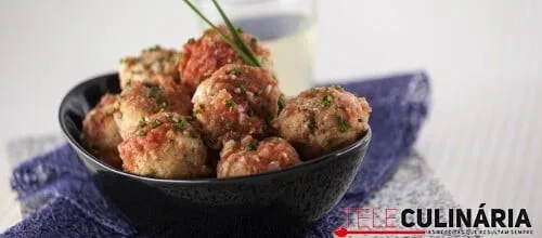 Almôndegas de peixe coradas