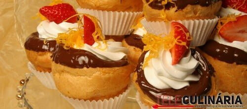 Polcas com chantilly