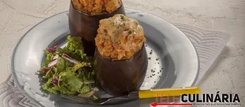 Beringelas recheadas com queijo